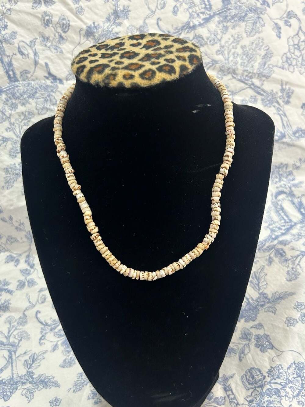 Vintage Hawaiian Genuine Puka Shell Single Strand Necklace